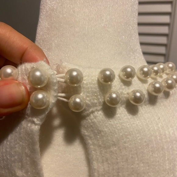 Elie Tahari White Short Sleeve Top with Pearl Detail - Picture 10 of 11